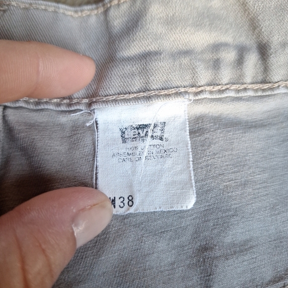 Vintage L2 Levis Cream/Light Tan Shorts size 38 - Picture 12 of 16